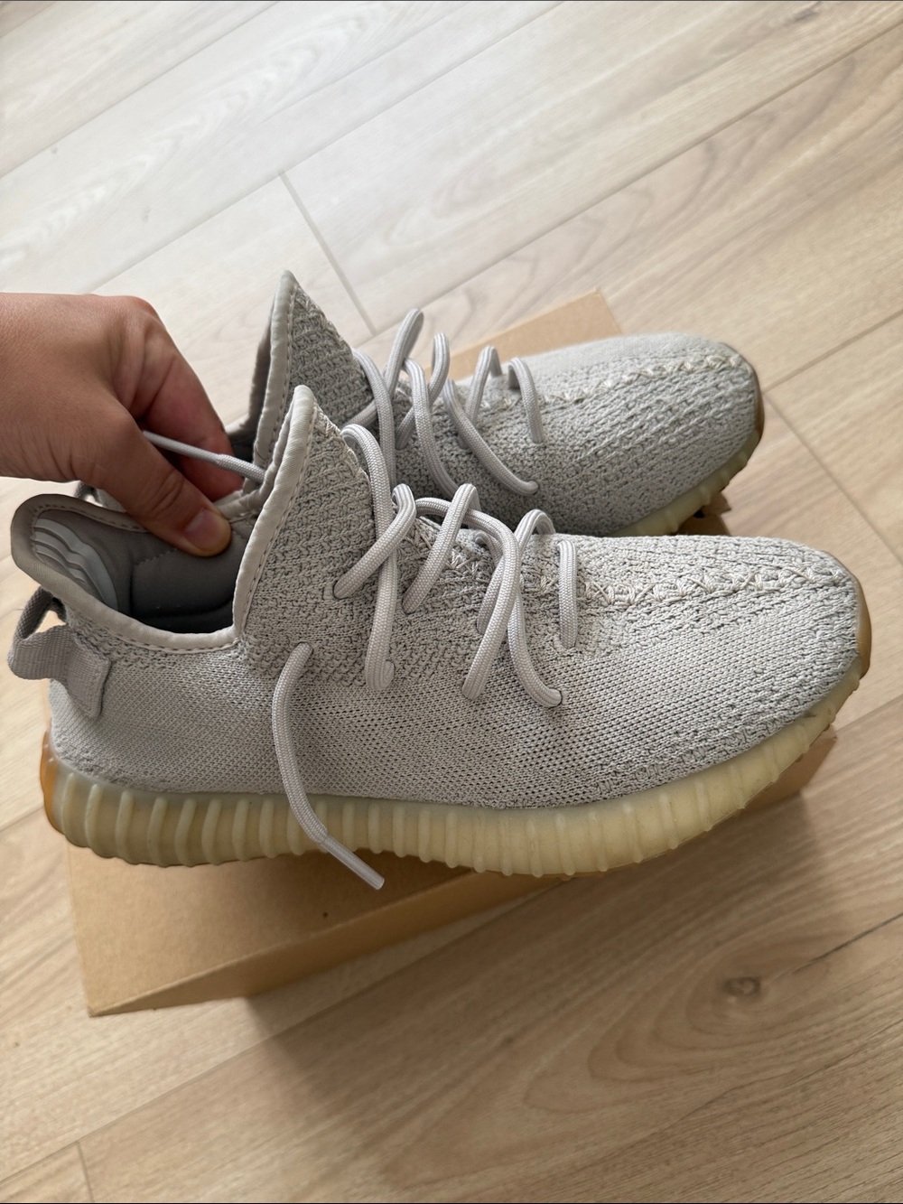 Yeezy Adidas boost 350 v2 sesame size 8